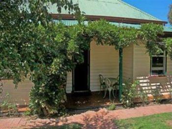 Triabunna Cabin & Caravan Park エクステリア 写真